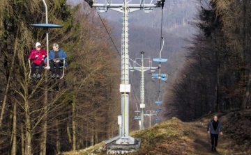 Pozsony: Ismét jár a felvonó a Kamzíkra