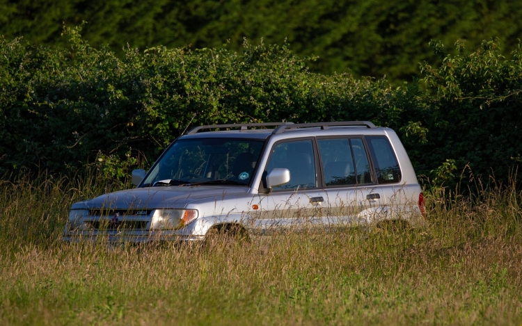 Horror: Két holttestre bukkant a rendőrség egy autóban