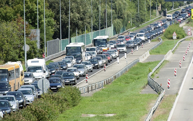 Torlódás van az M7-es autópályán a magyar-horvát szakaszon