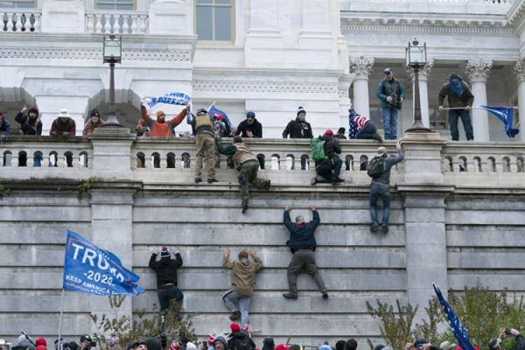 A Capitolium ostroma képekben