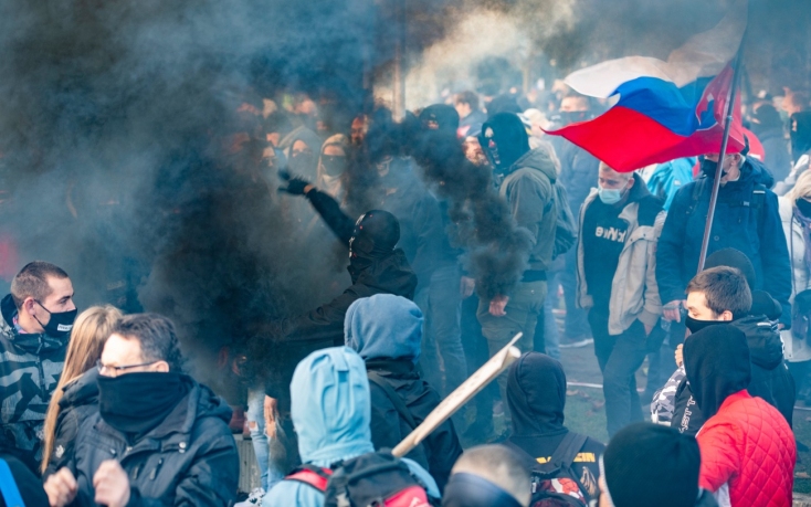 Pozsonyi tüntetés: A mentősök két sebesültet láttak el