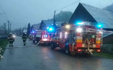 A tűzoltókat az elmúlt tizenkét órában 136 helyre riasztották