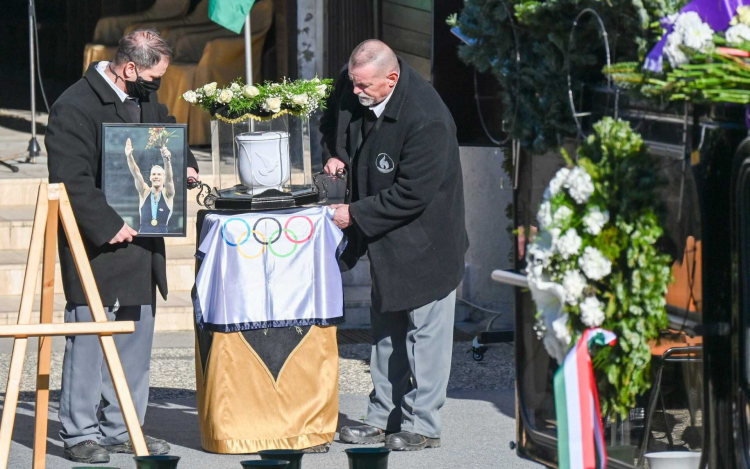 Végső búcsút vettek Csollány Szilvesztertől