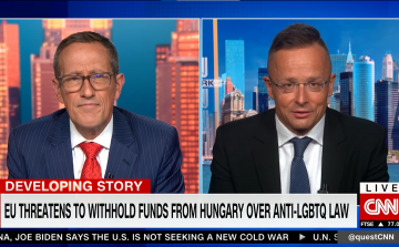 VIDEÓ: A CNN meleg riportere faggatta Szíjjártót: „Miniszter úr, Ön engem is pedofilnak tart?” 