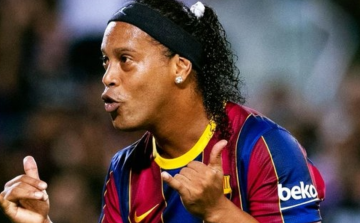 Ronaldinho sörhassal is zsebre tett mindenkit