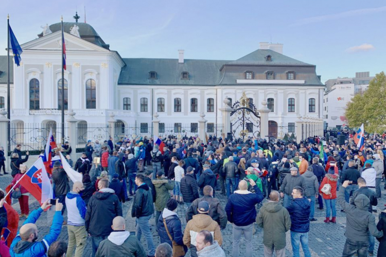 A tüntetés ma is folytatódik, a rendőrség készen áll közbelépni