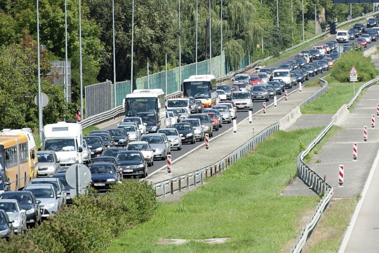 Torlódás van az M7-es autópályán a magyar-horvát szakaszon