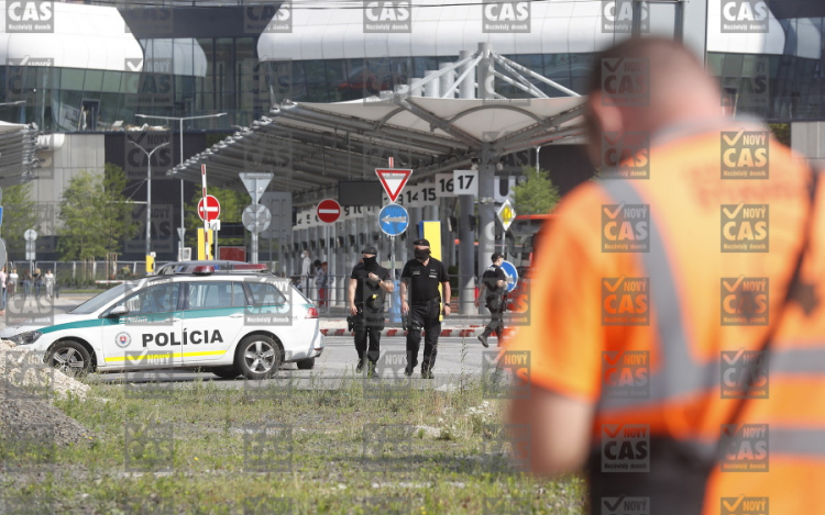 Riadó! Bombát találtak a pozsonyi autóbuszállomásnál