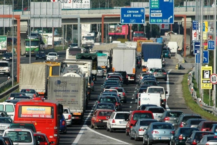 Lezárják a kikötői híd lehajtóit